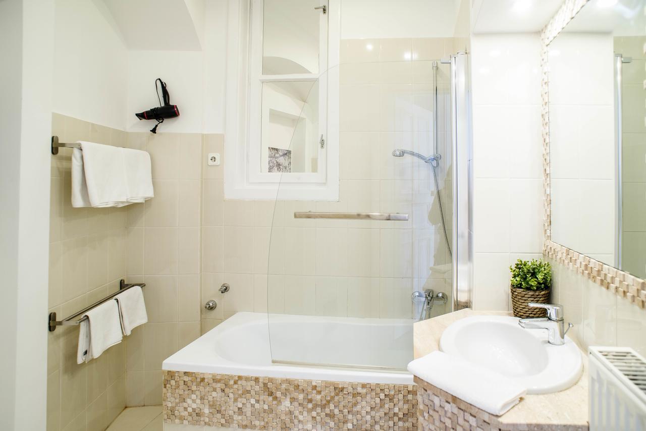 Nine Trees Apartment 布达佩斯 外观 照片