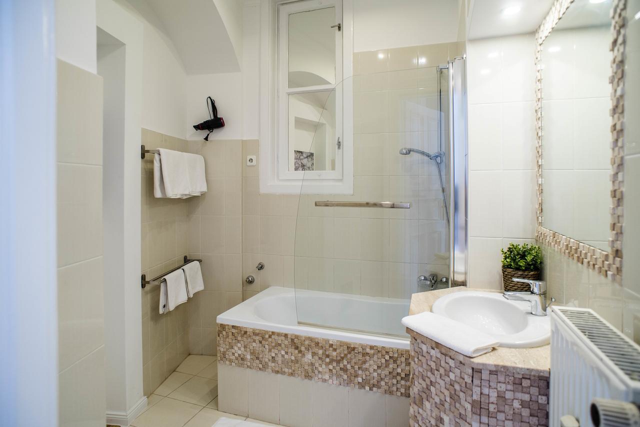 Nine Trees Apartment 布达佩斯 外观 照片